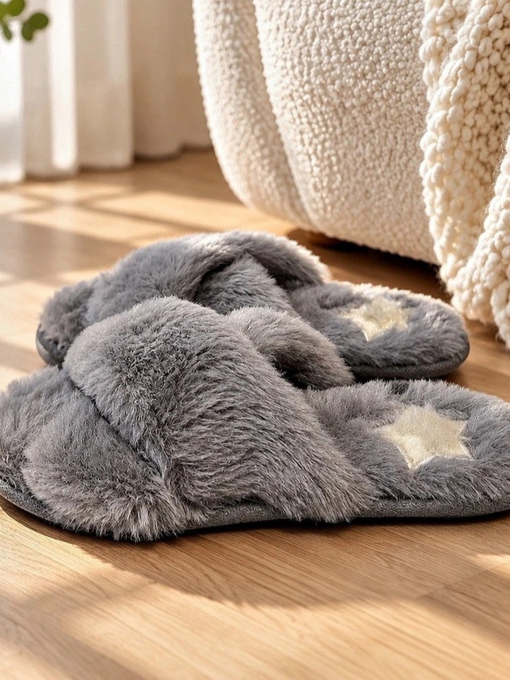 Kooba Women’s 5.5 Gray Faux Fur Slide Criss Slippers Embroidered Stars Peep Toe